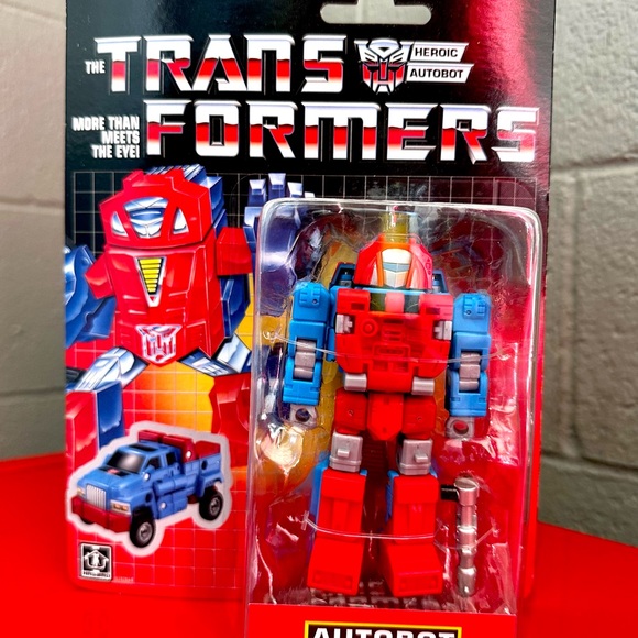Transformers Toys Retro G1 Autobot Gears Carded Walmart Exclusive, New - Picture 1 of 8